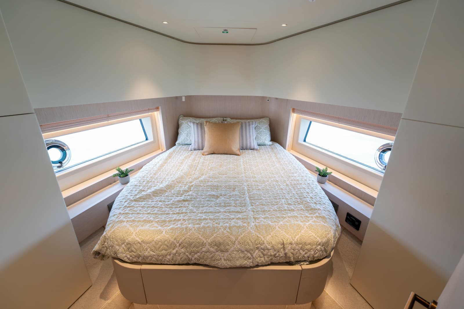 2025 Azimut Seadeck 6 - Photo 52