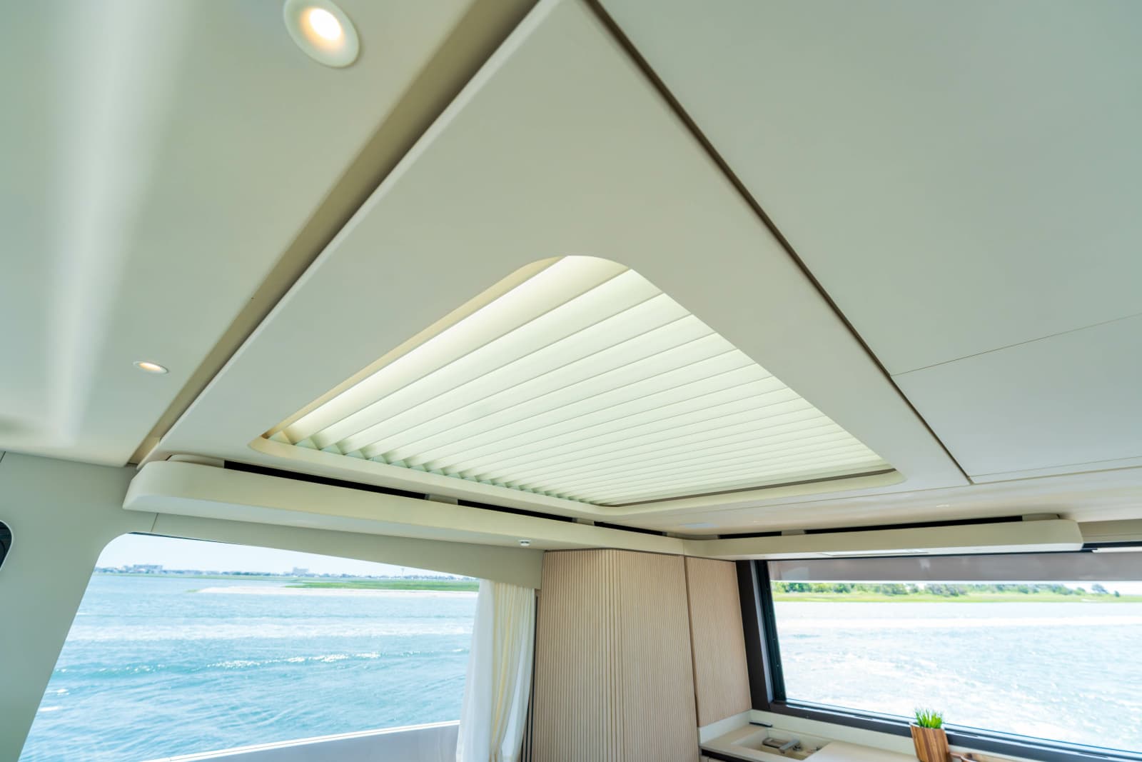 2025 Azimut Seadeck 6 - Photo 25