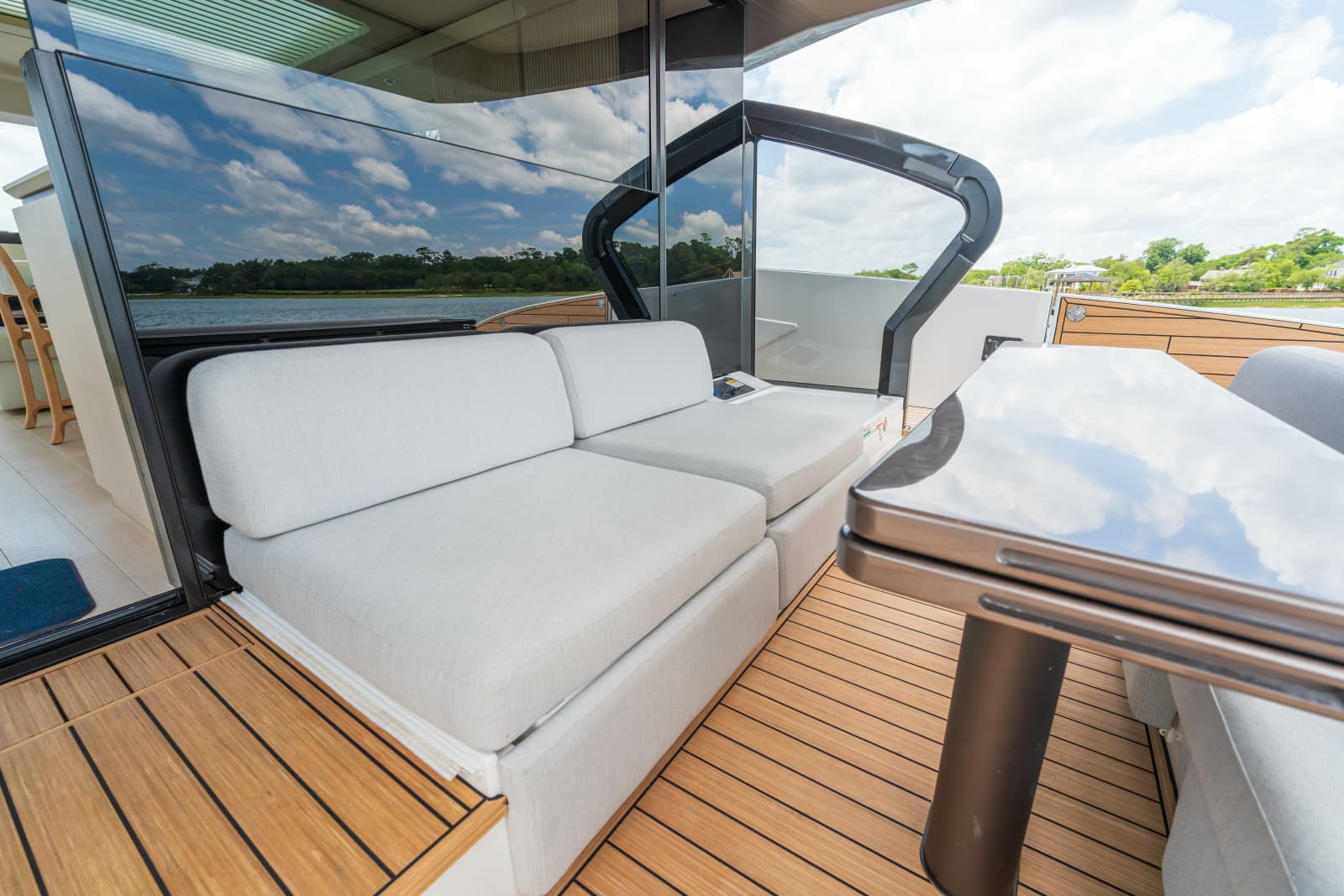 2025 Azimut Seadeck 6 - Photo 16