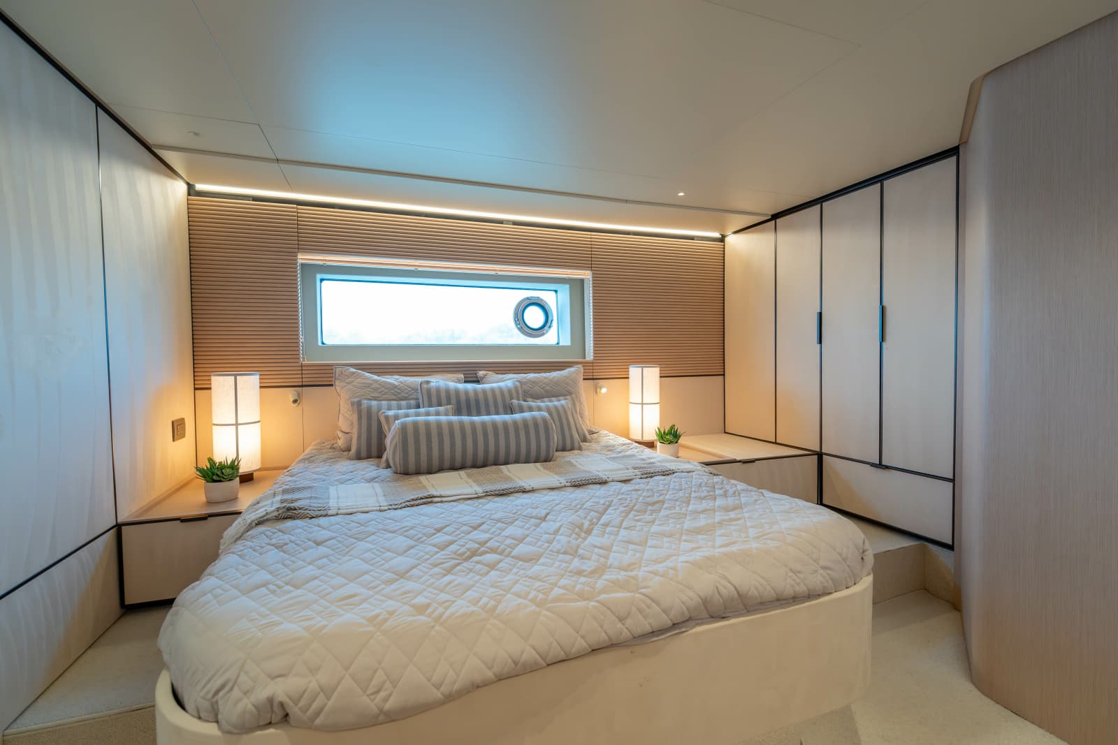 2025 Azimut Seadeck 6 - Photo 44