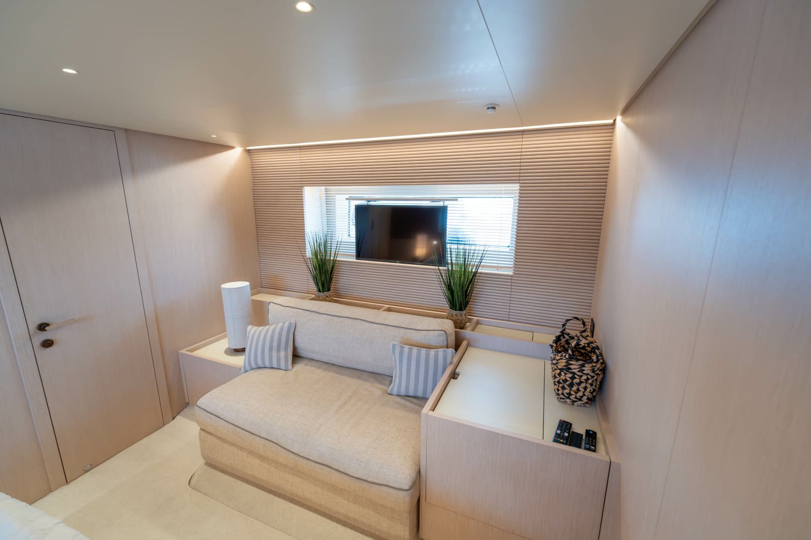 2025 Azimut Seadeck 6 - Photo 41