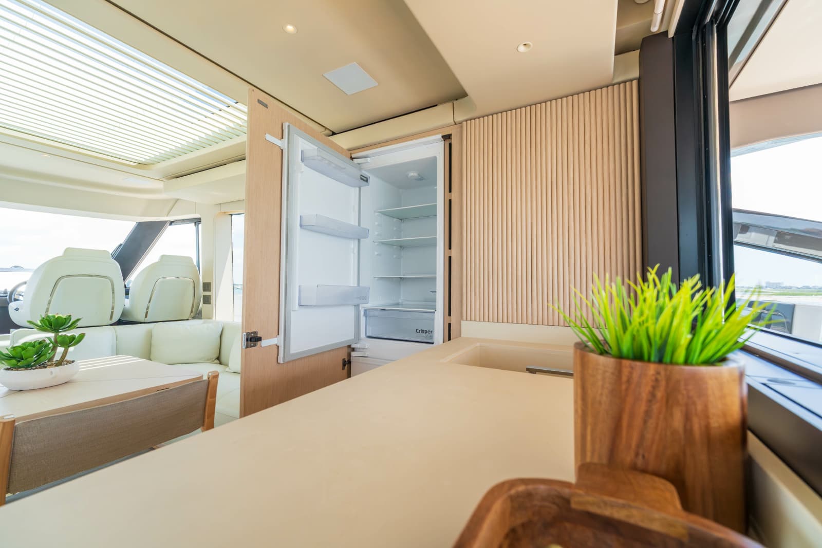 2025 Azimut Seadeck 6 - Photo 23
