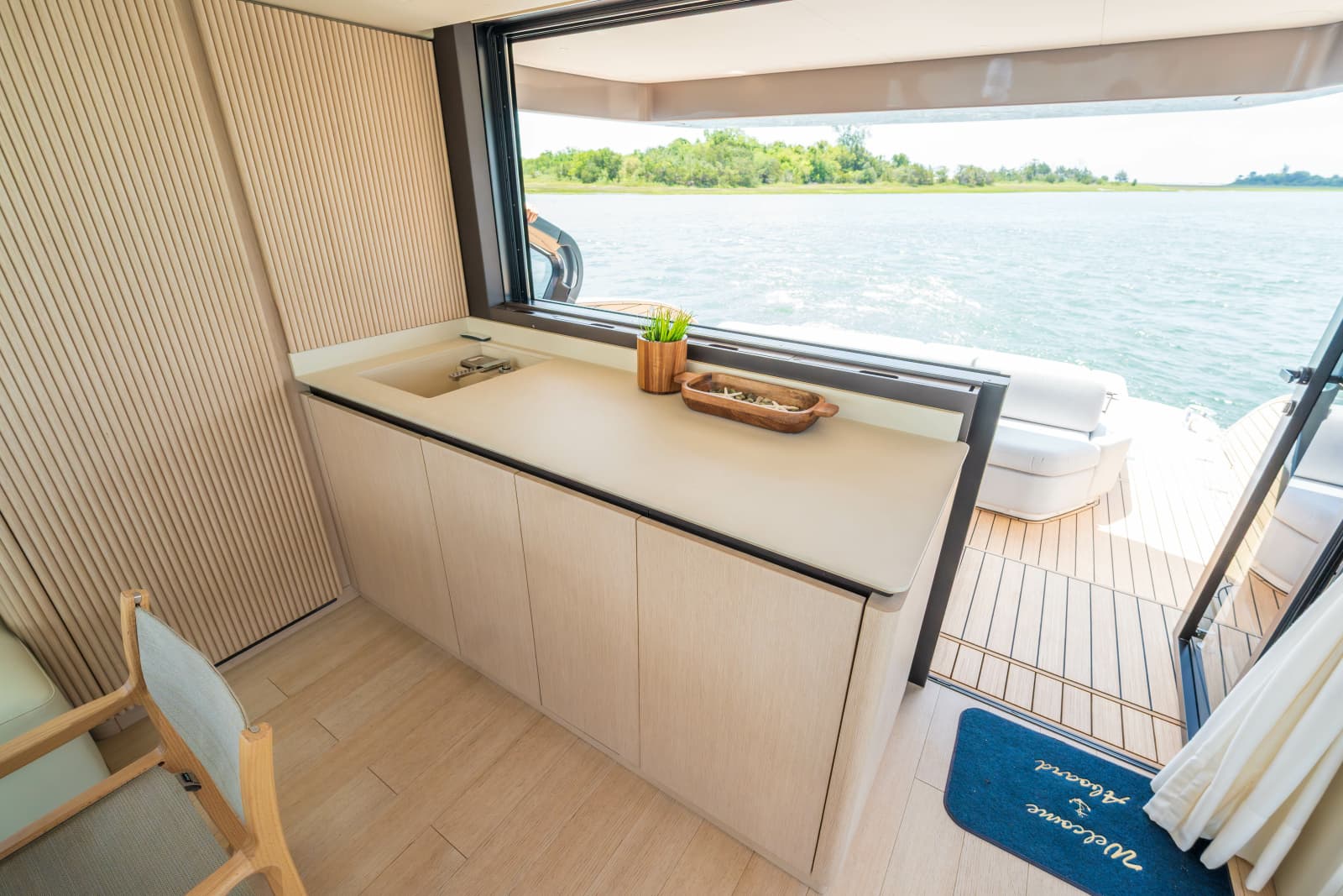 2025 Azimut Seadeck 6 - Photo 21