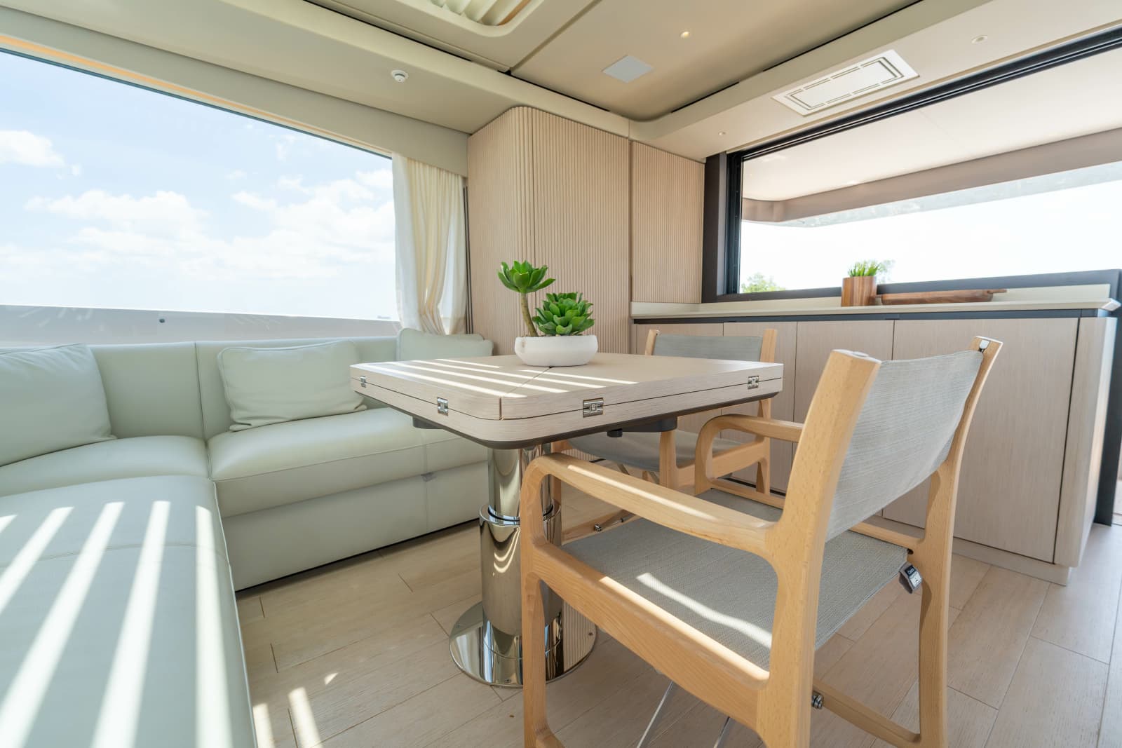 2025 Azimut Seadeck 6 - Photo 27