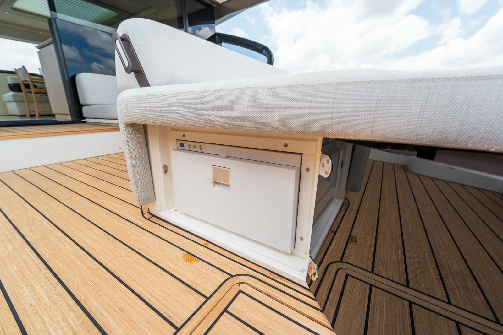 2025 Azimut Seadeck 6 - Photo 14