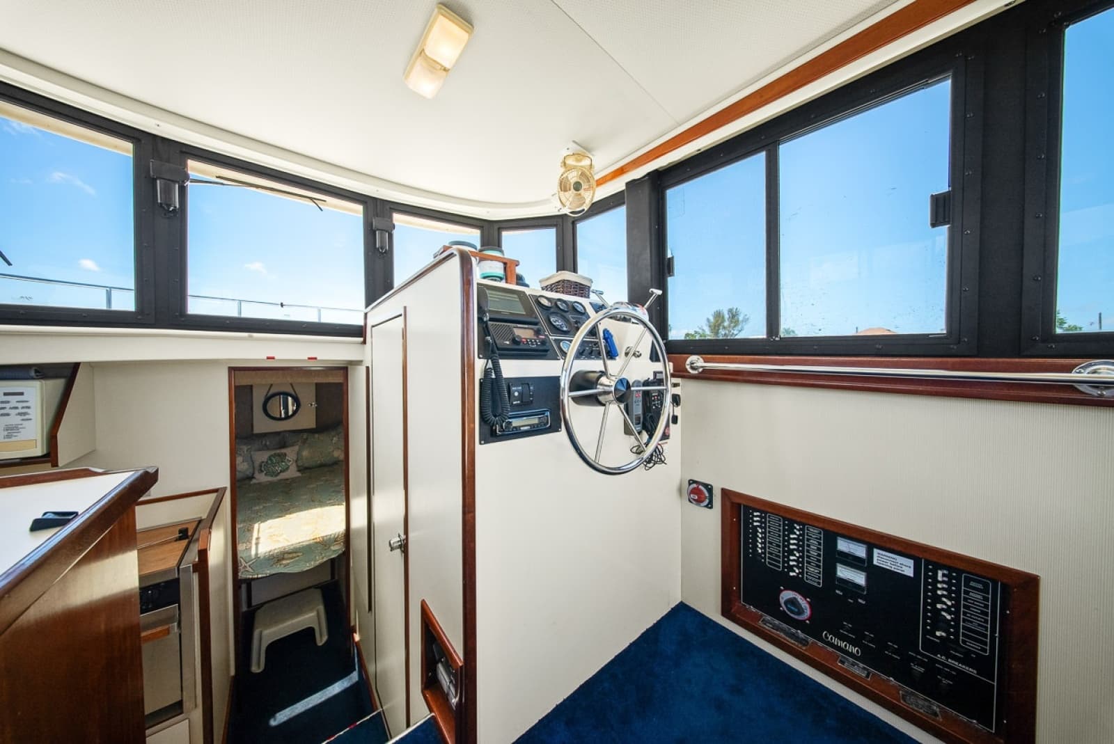 2001 Camano 31 Trawler - Photo 34