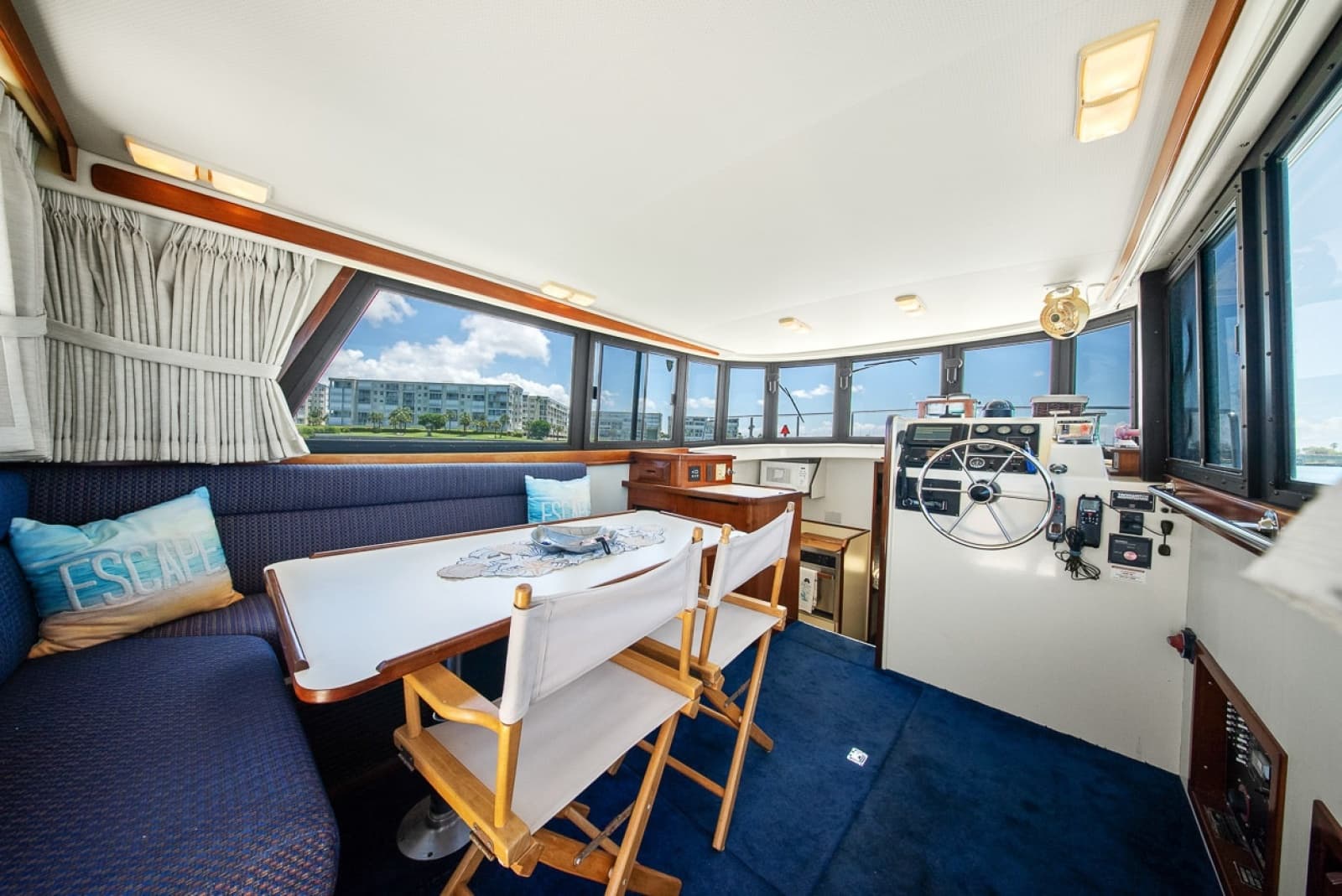 2001 Camano 31 Trawler - Photo 6
