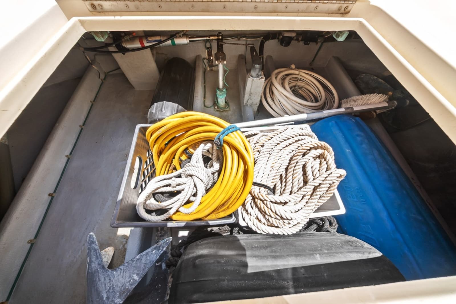2001 Camano 31 Trawler - Photo 48
