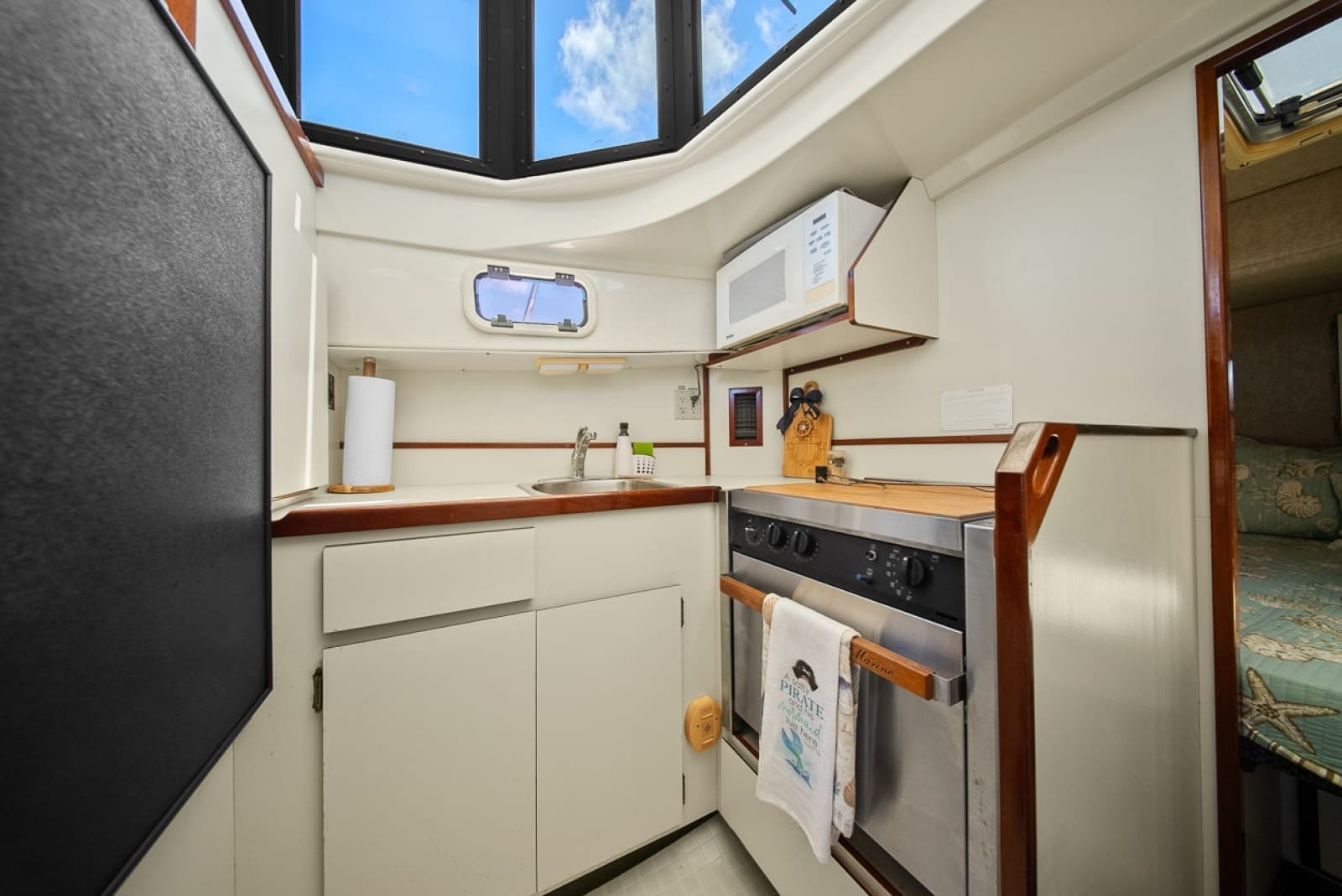 2001 Camano 31 Trawler - Photo 8