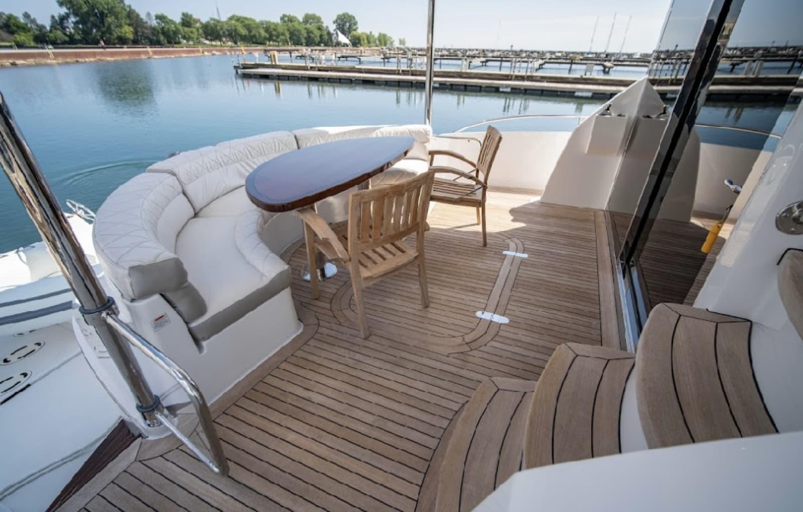 2017 Hatteras 60 Motoryacht - Photo 24