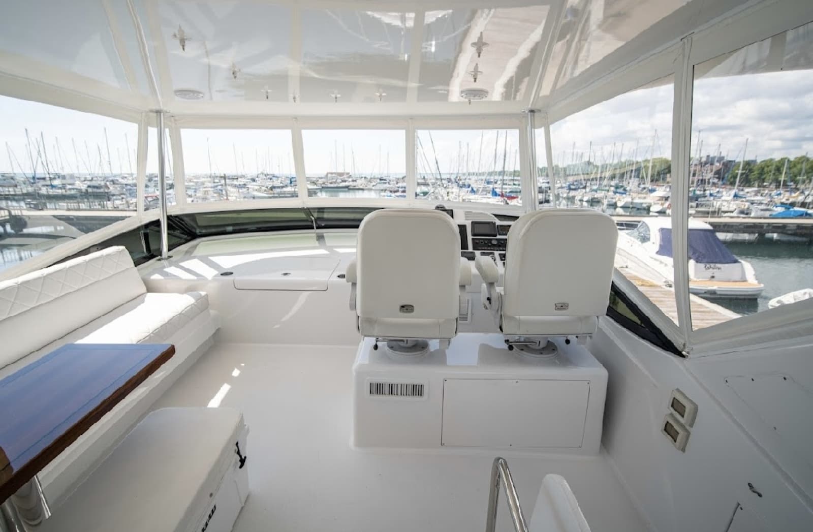2017 Hatteras 60 Motoryacht - Photo 15