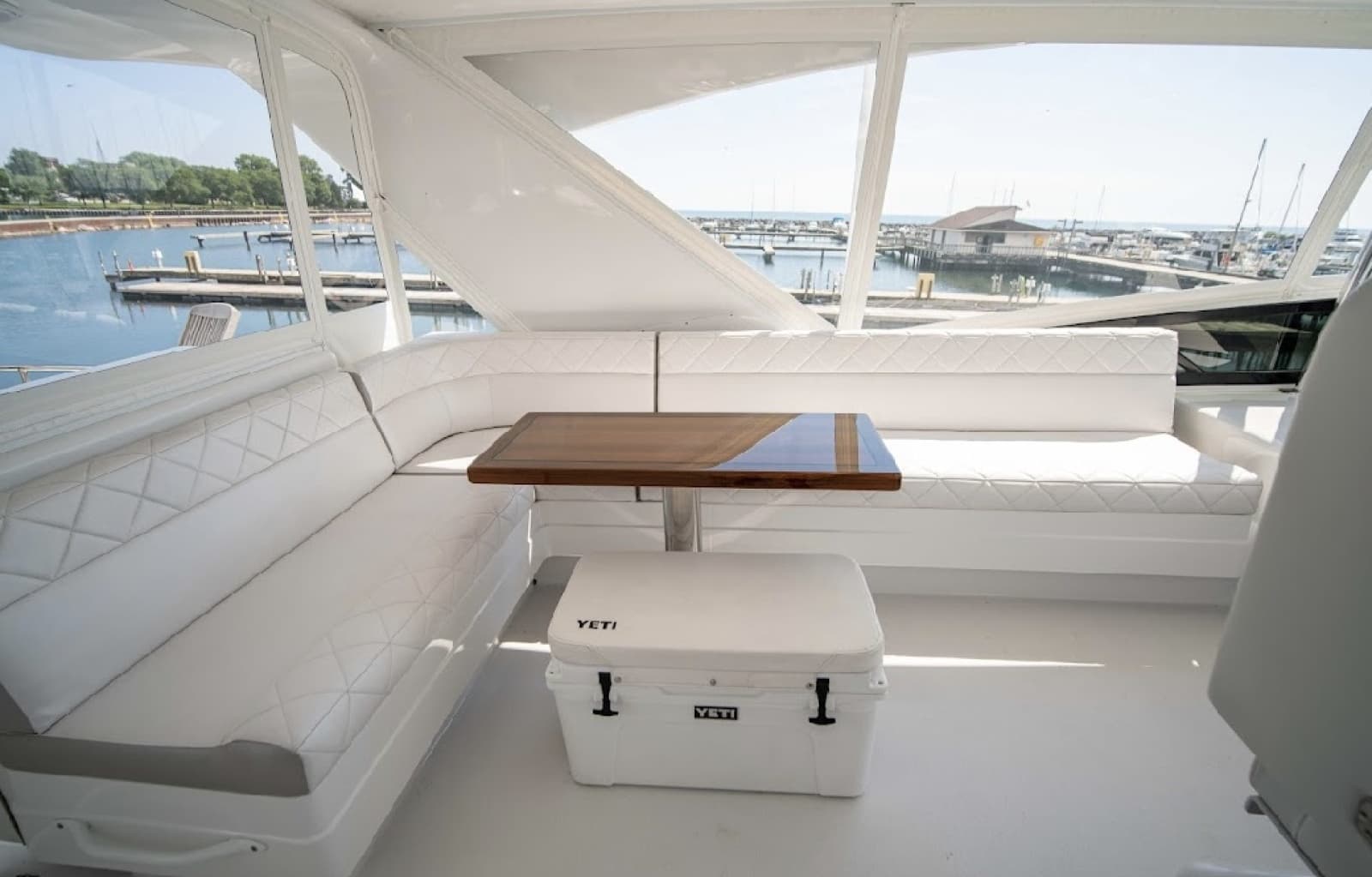 2017 Hatteras 60 Motoryacht - Photo 20