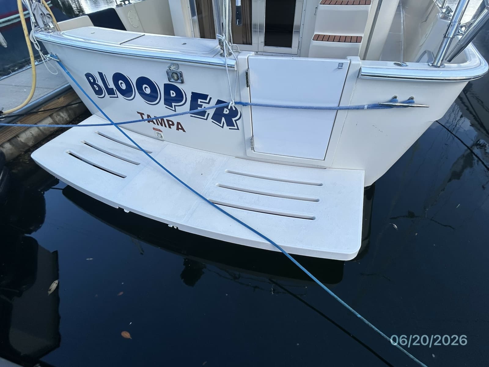 2004 Mainship 400 - Photo 45
