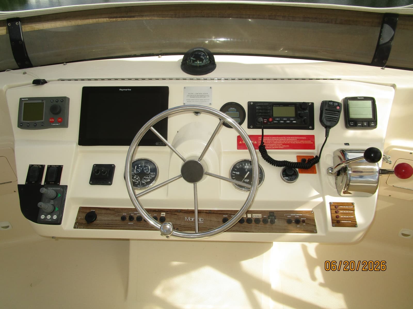 2004 Mainship 400 - Photo 24