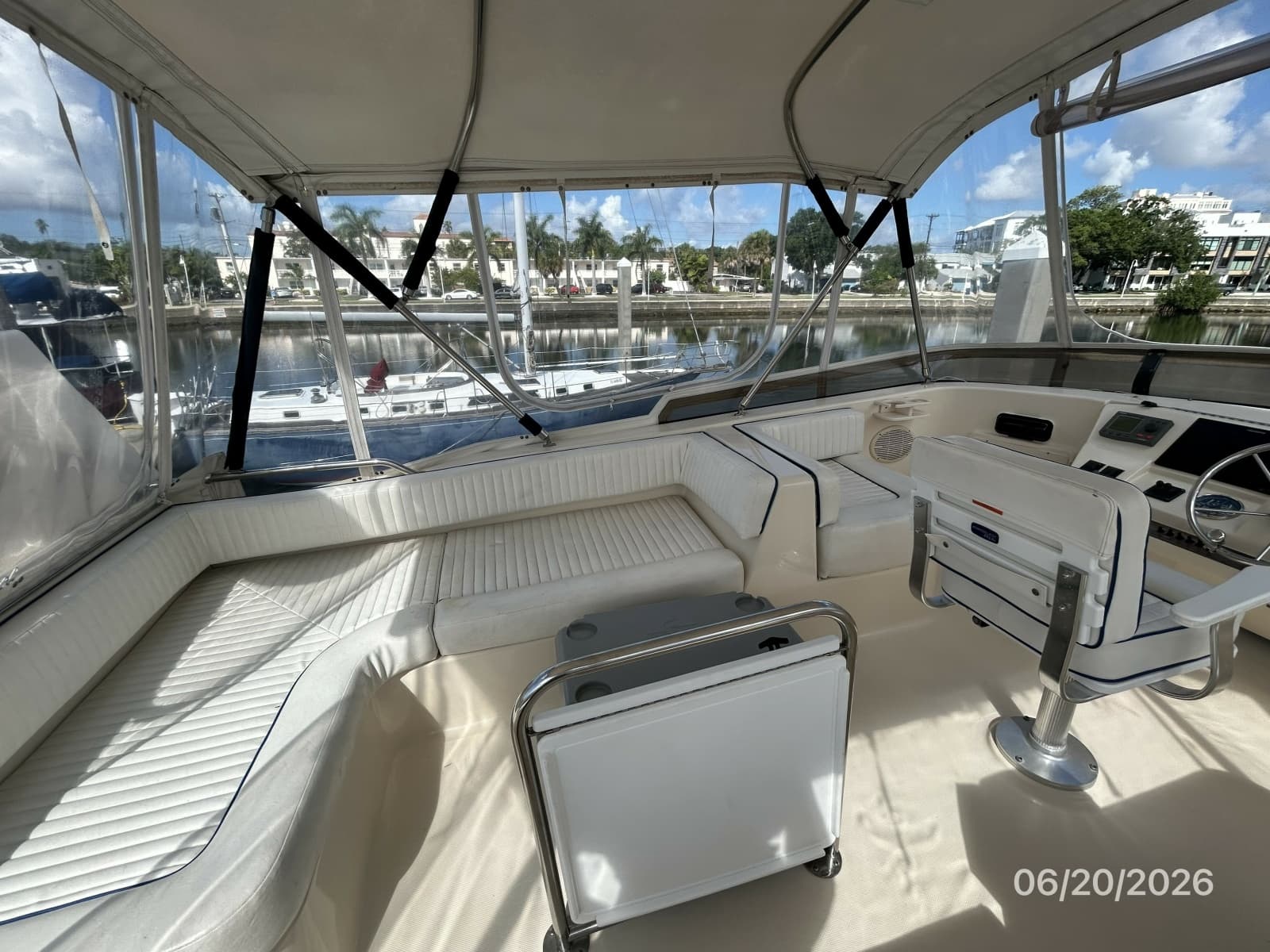 2004 Mainship 400 - Photo 20