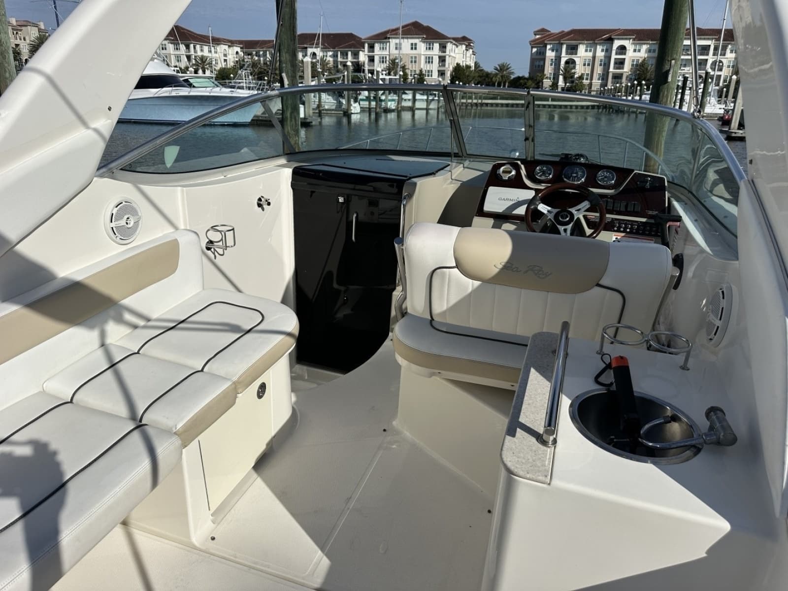2010 Sea Ray Sundancer 260 - Photo 3