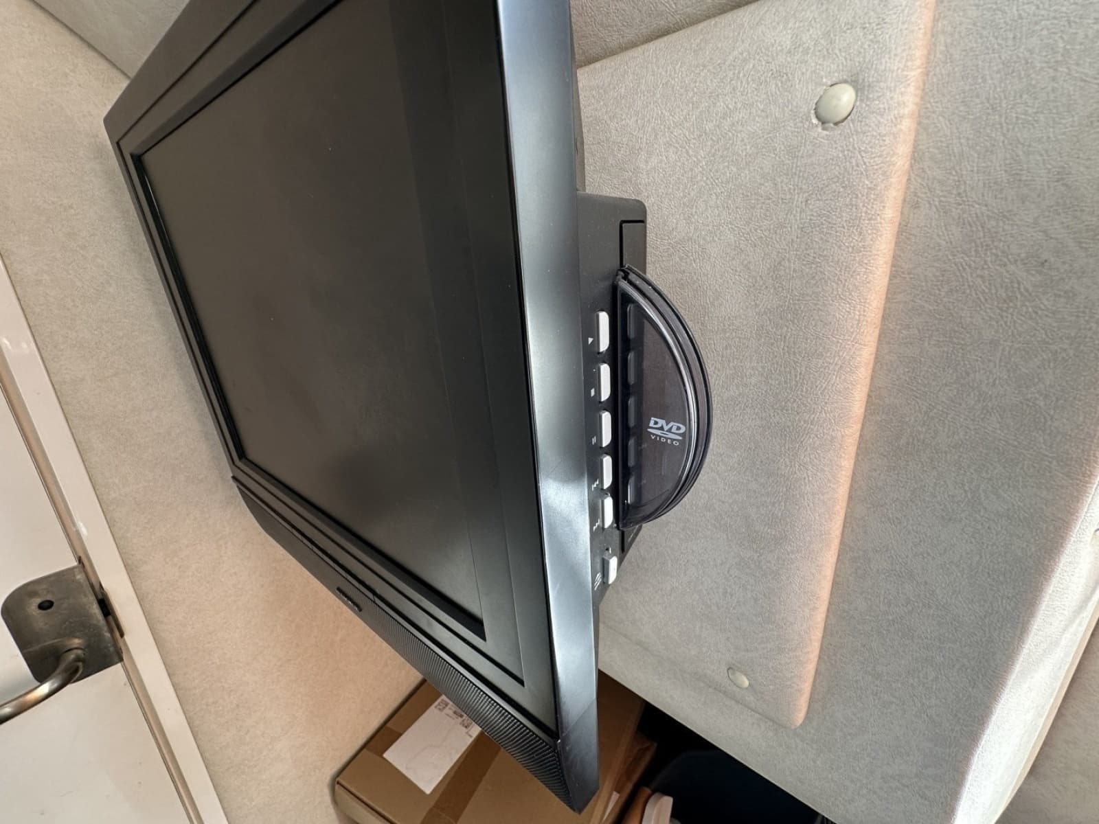 2010 Sea Ray Sundancer 260 - Photo 103