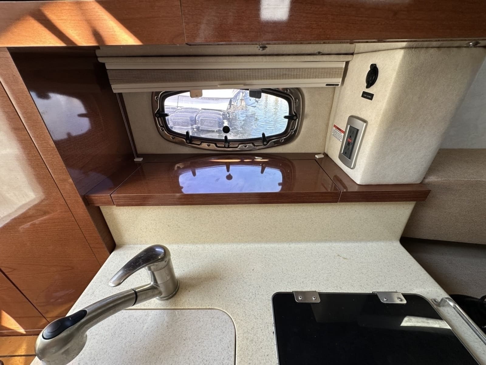 2010 Sea Ray Sundancer 260 - Photo 90