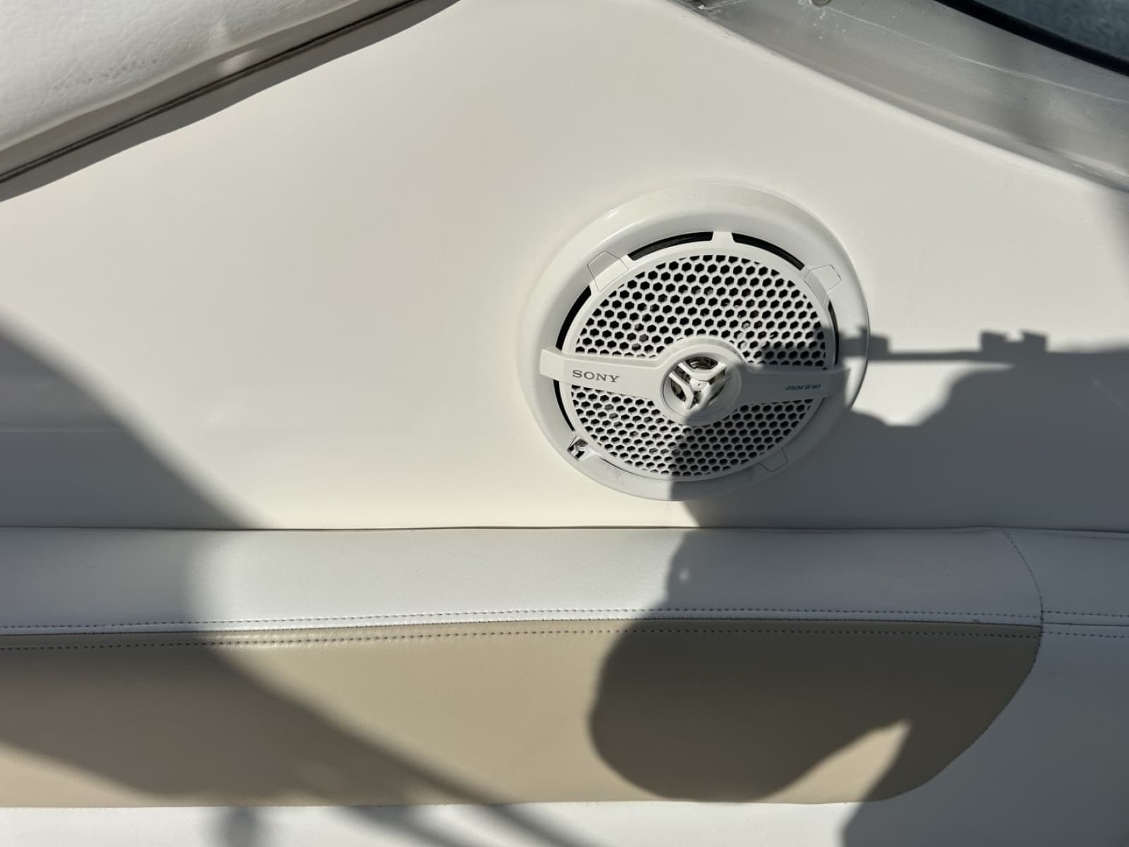 2010 Sea Ray Sundancer 260 - Photo 38