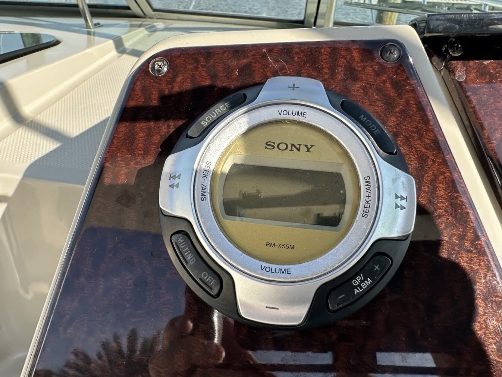 2010 Sea Ray Sundancer 260 - Photo 64