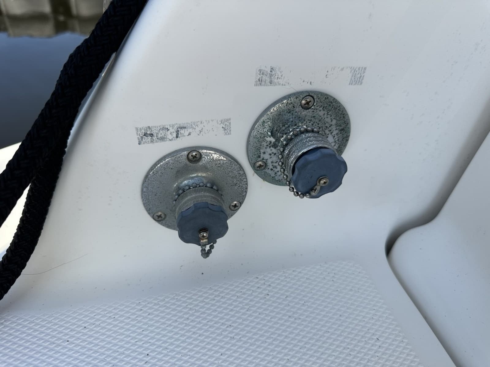 2010 Sea Ray Sundancer 260 - Photo 24