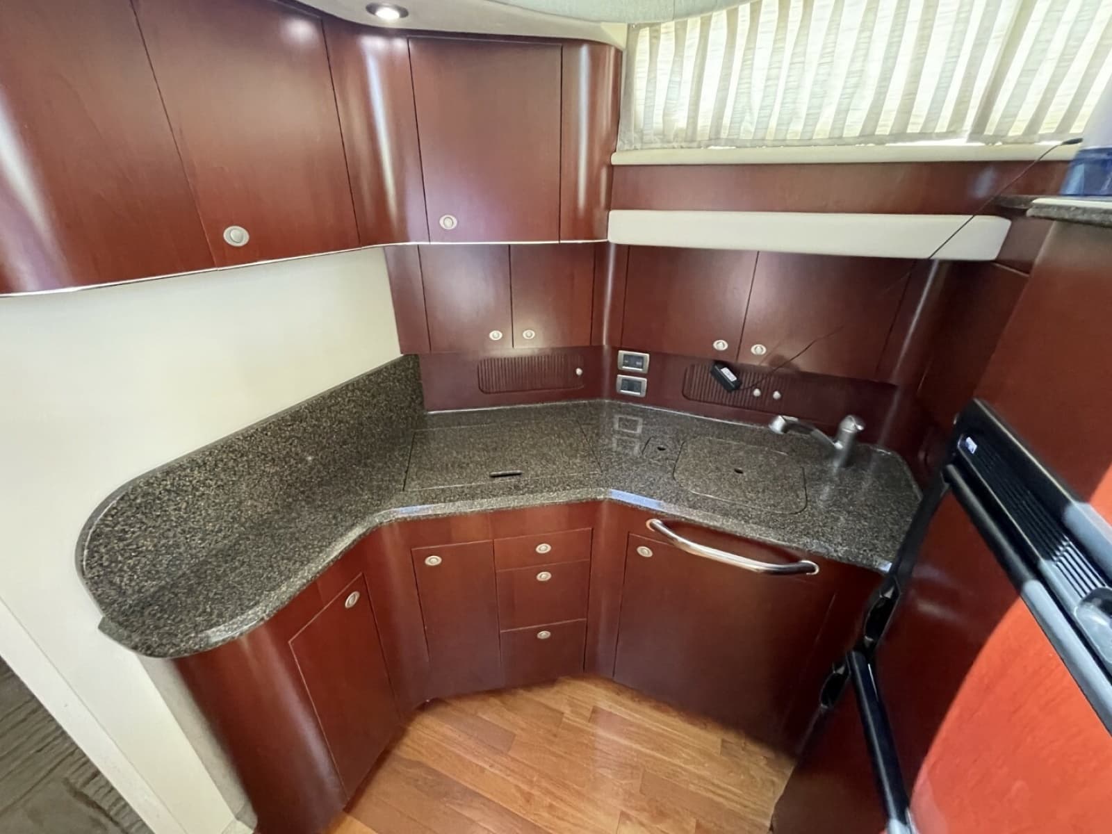2006 Sea Ray 40 MY - Photo 32