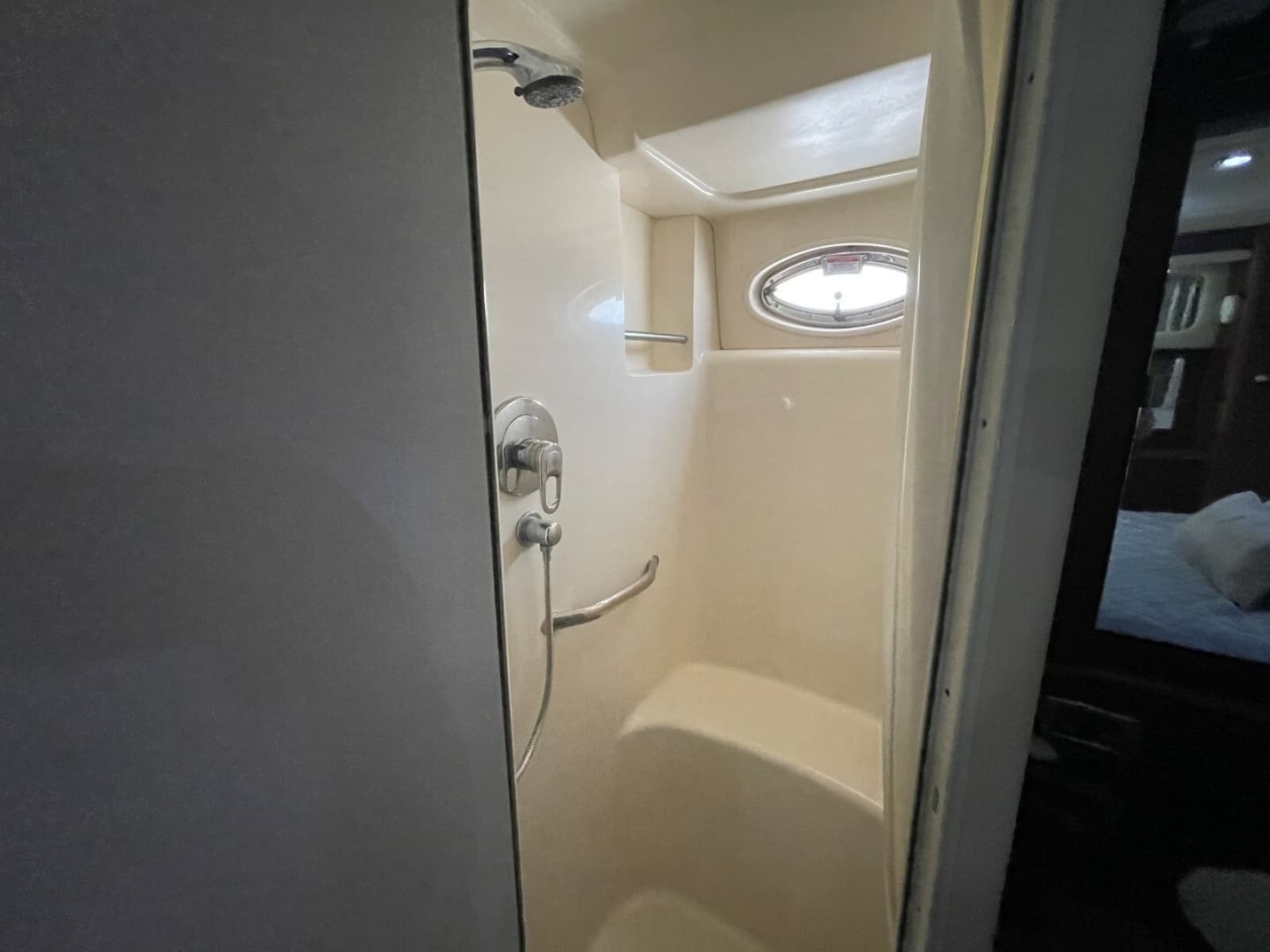 2006 Sea Ray 40 MY - Photo 25