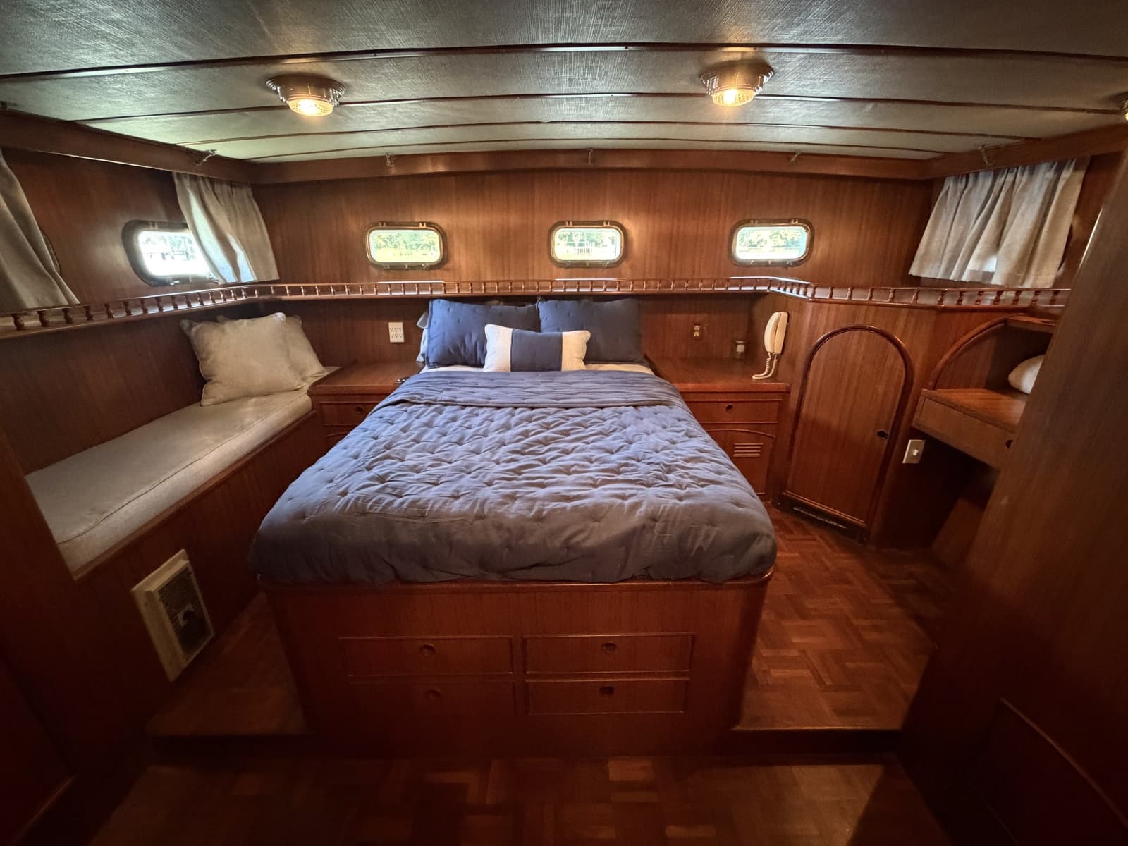 1981 Marine Trader 50 - Photo 41