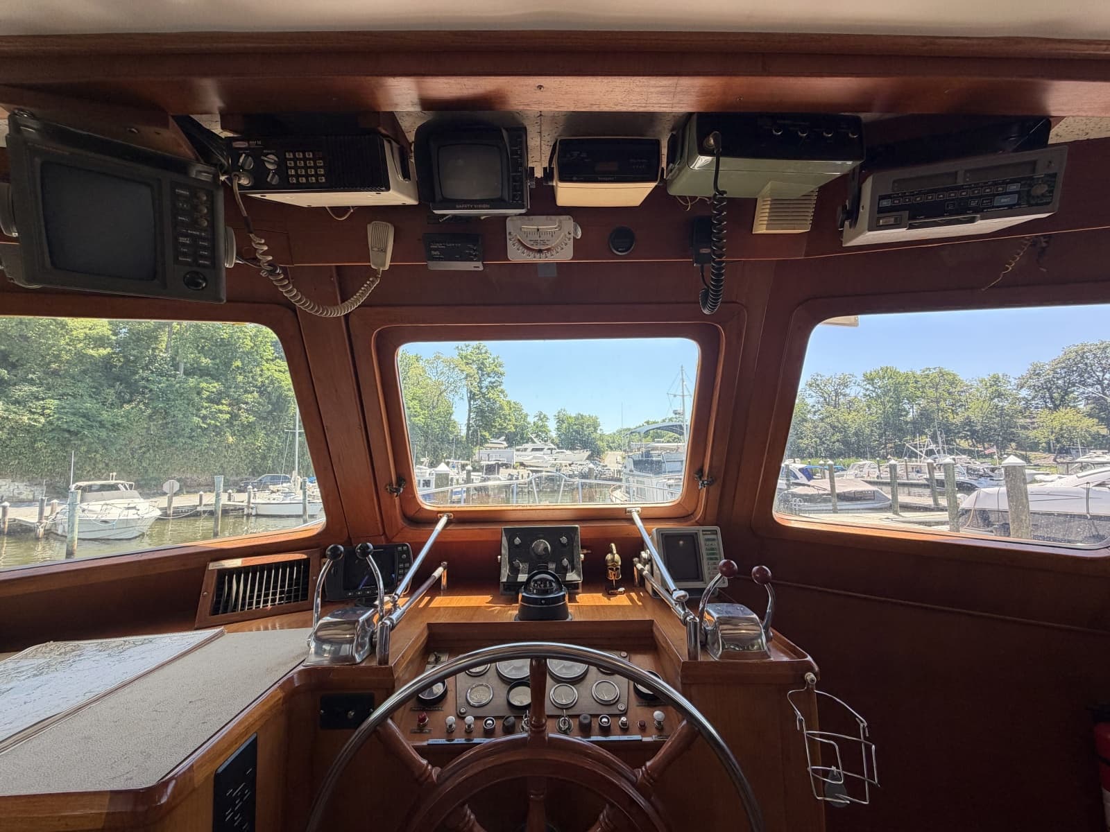 1981 Marine Trader 50 - Photo 27