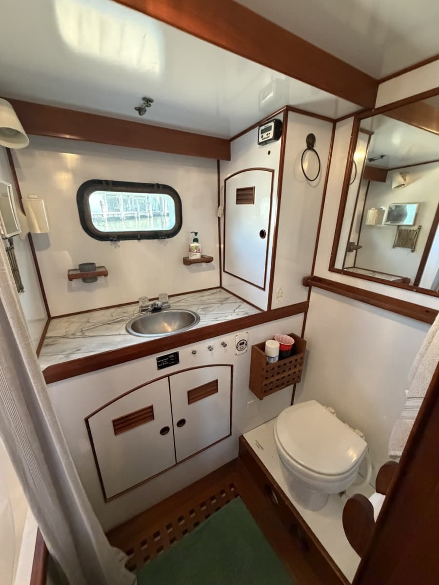 1981 Marine Trader 50 - Photo 39