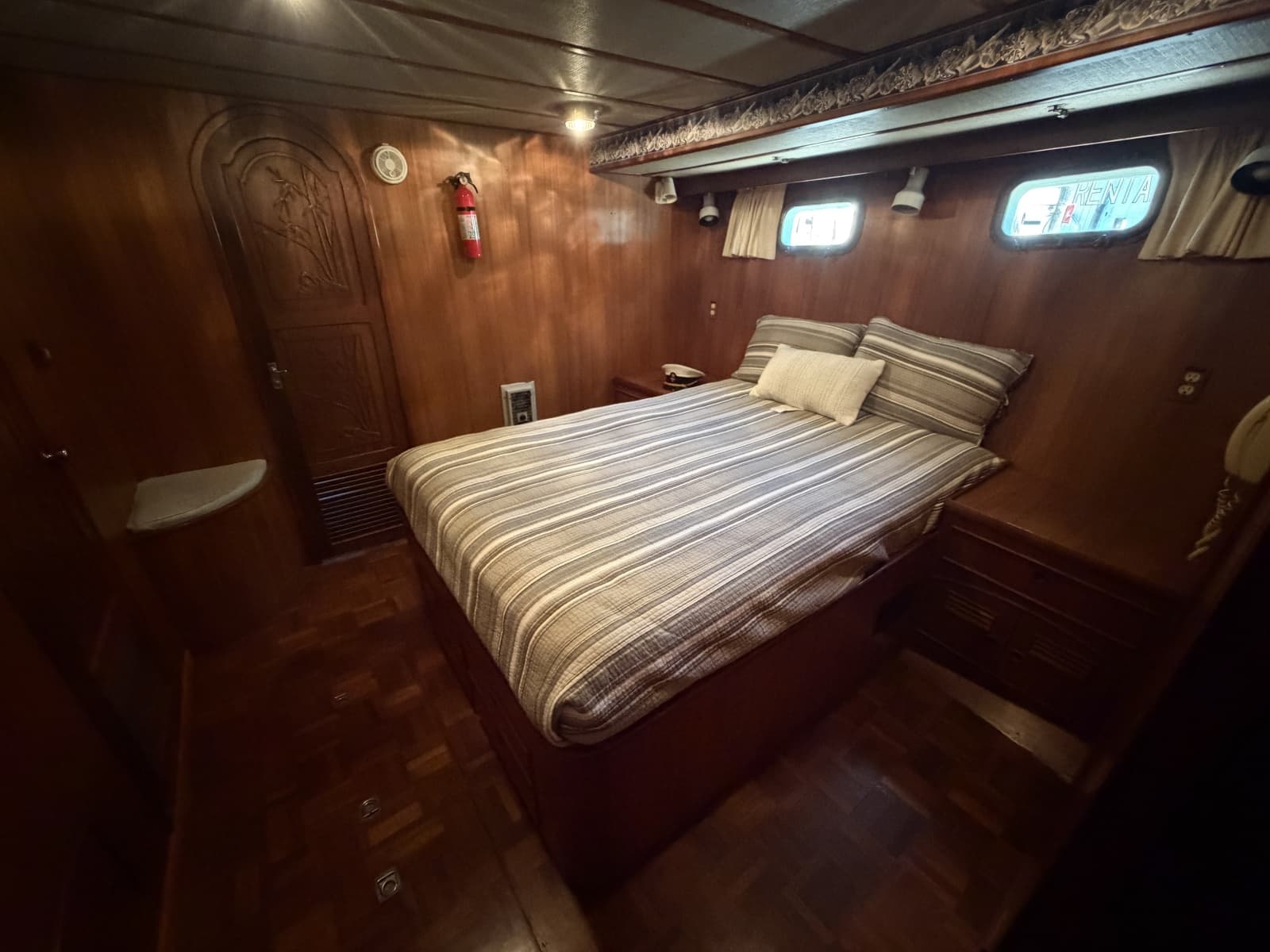 1981 Marine Trader 50 - Photo 37