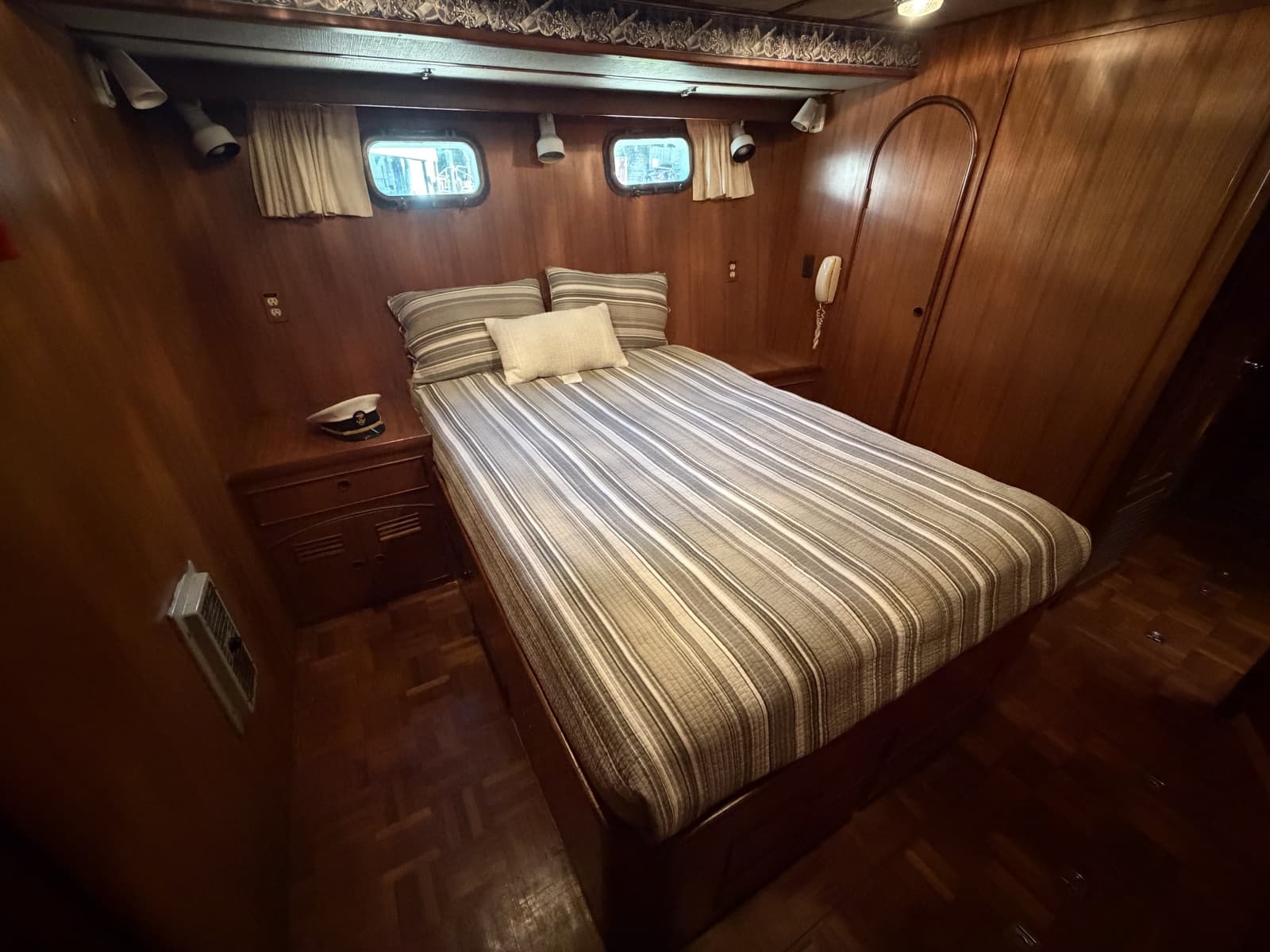 1981 Marine Trader 50 - Photo 38
