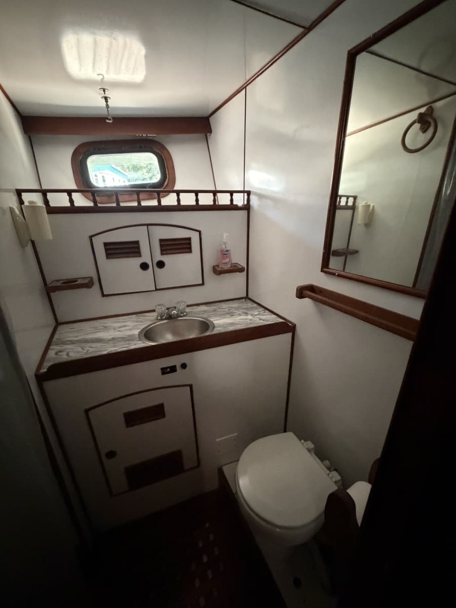 1981 Marine Trader 50 - Photo 33