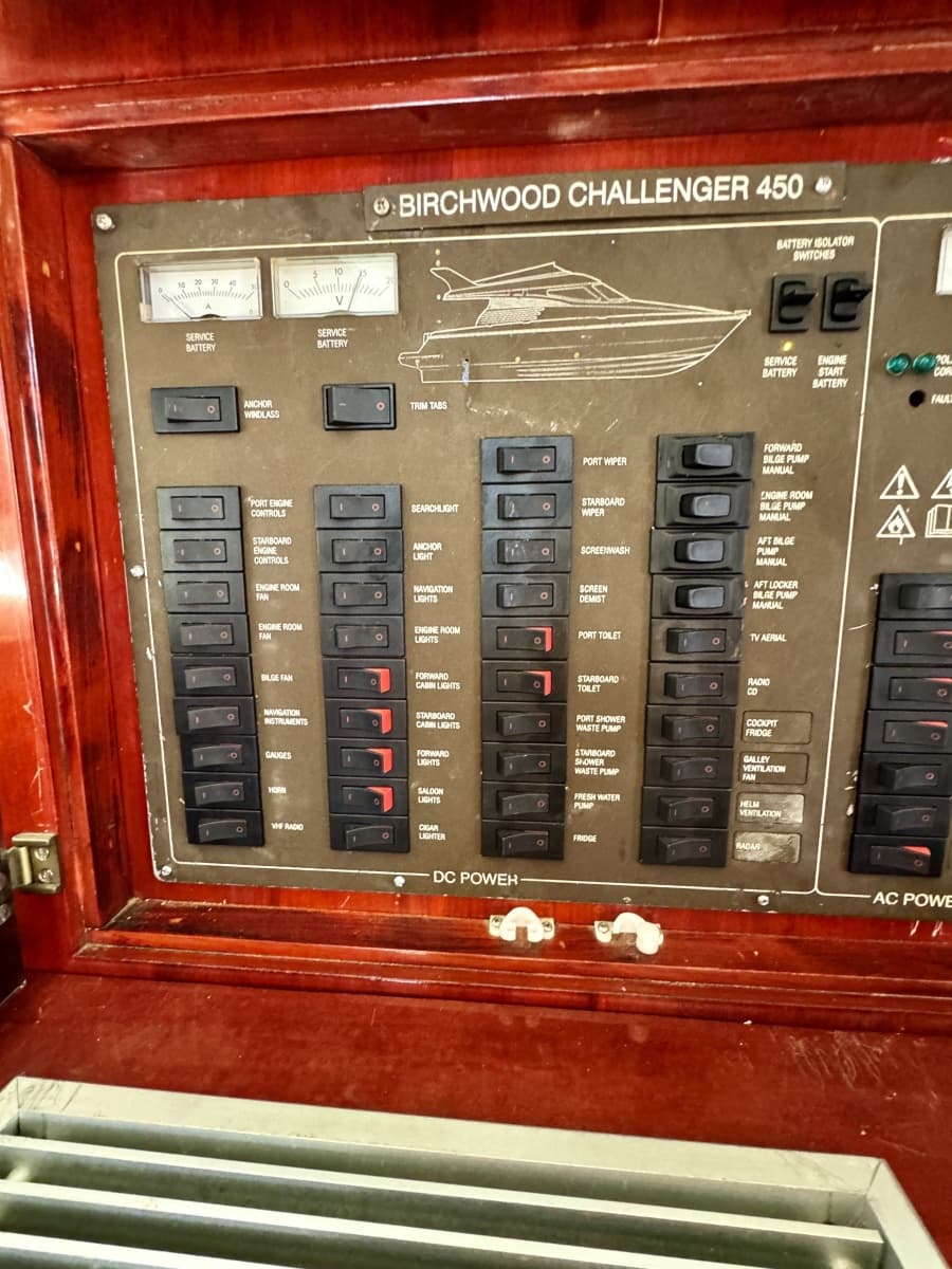 1999 Birchwood Challenger 450 Flybridge - Photo 18