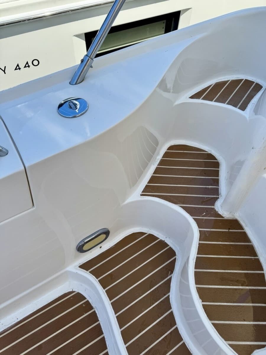 1999 Birchwood Challenger 450 Flybridge - Photo 9