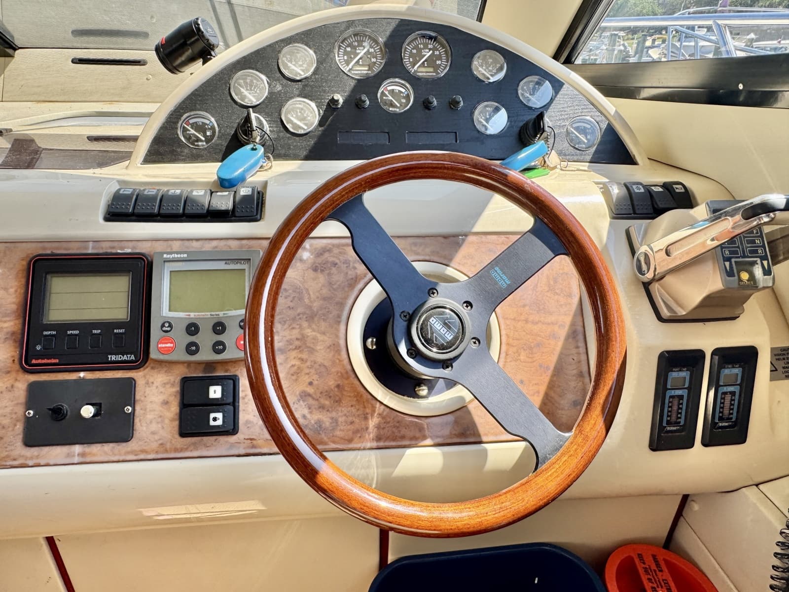 1999 Birchwood Challenger 450 Flybridge - Photo 22