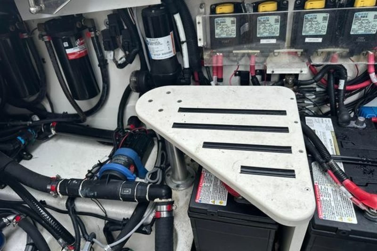 2020 Boston Whaler 420 Outrage - Photo 46