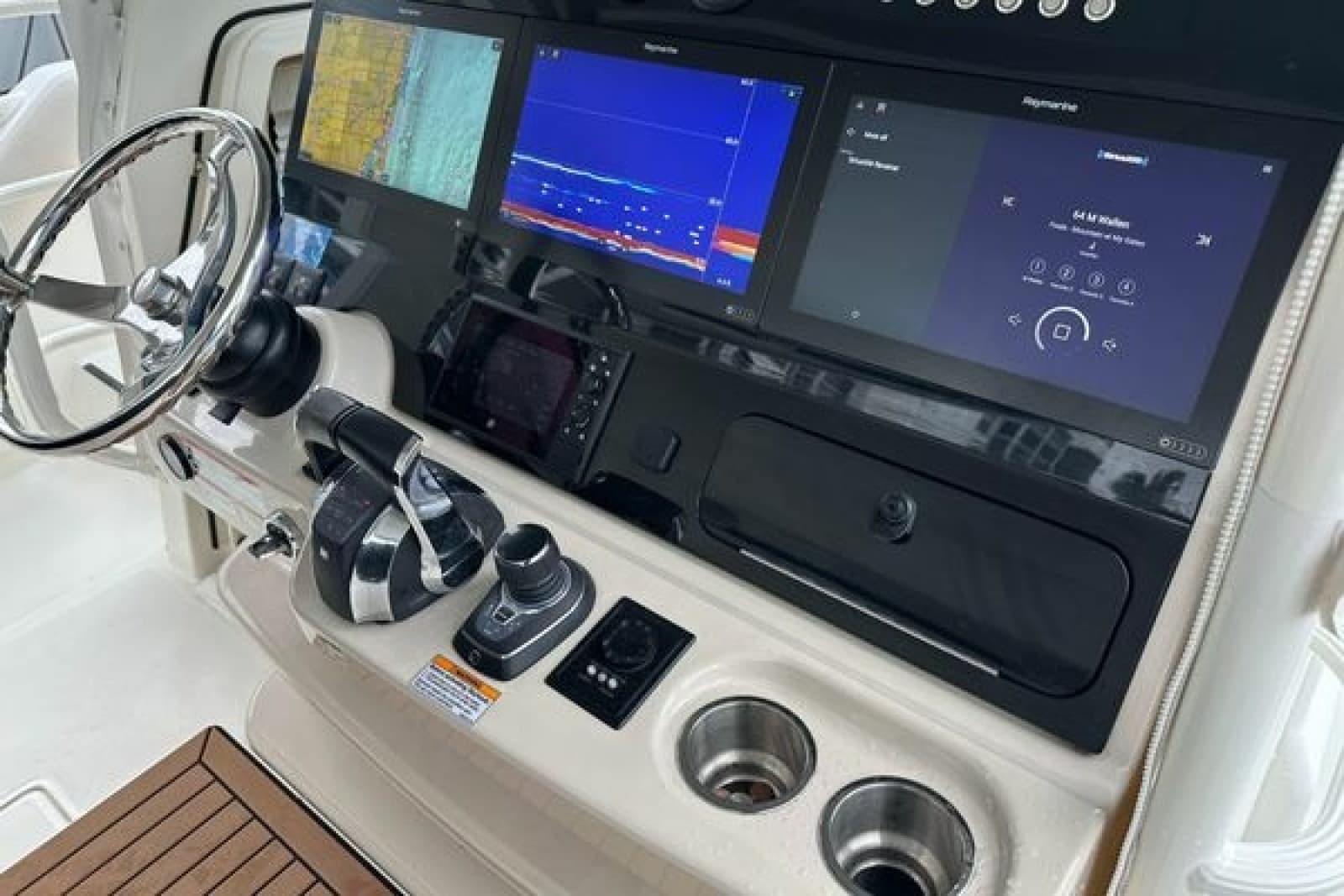 2020 Boston Whaler 420 Outrage - Photo 21