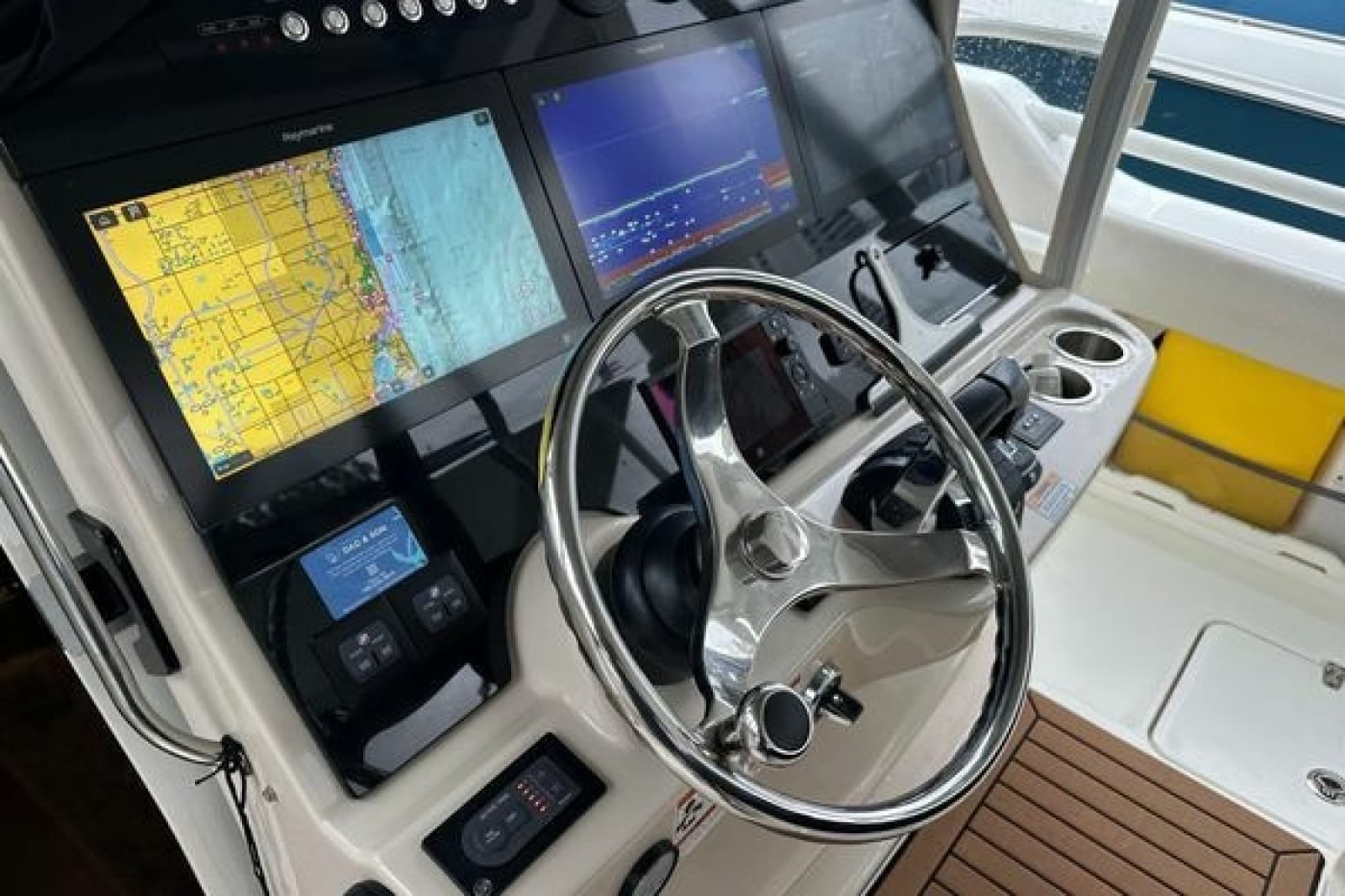 2020 Boston Whaler 420 Outrage - Photo 22