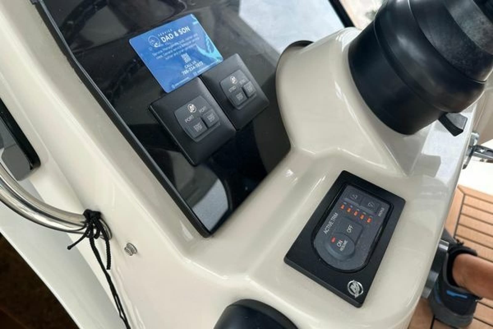 2020 Boston Whaler 420 Outrage - Photo 31