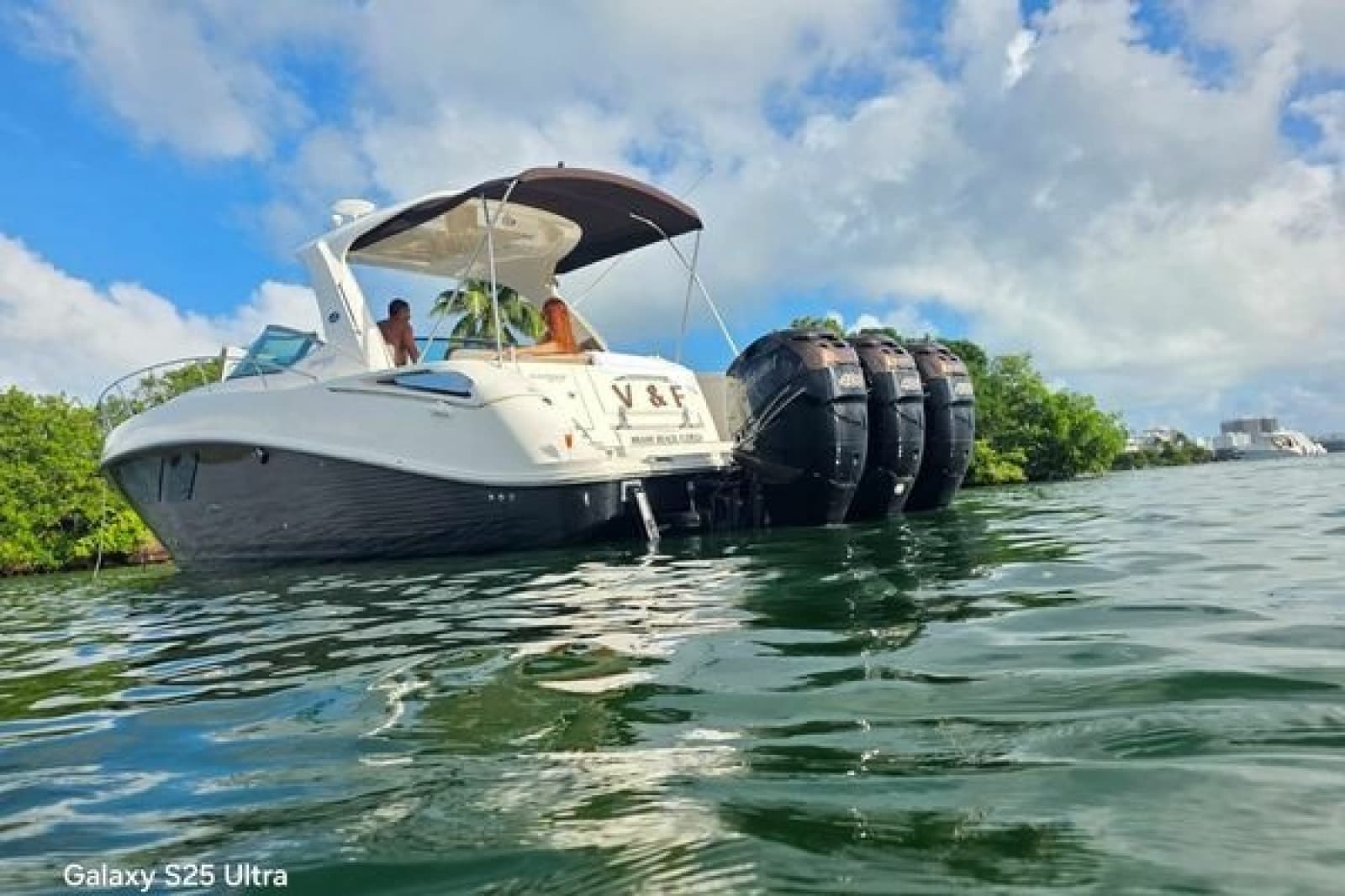 2010 Sea Ray 370 Sundancer - Photo 12