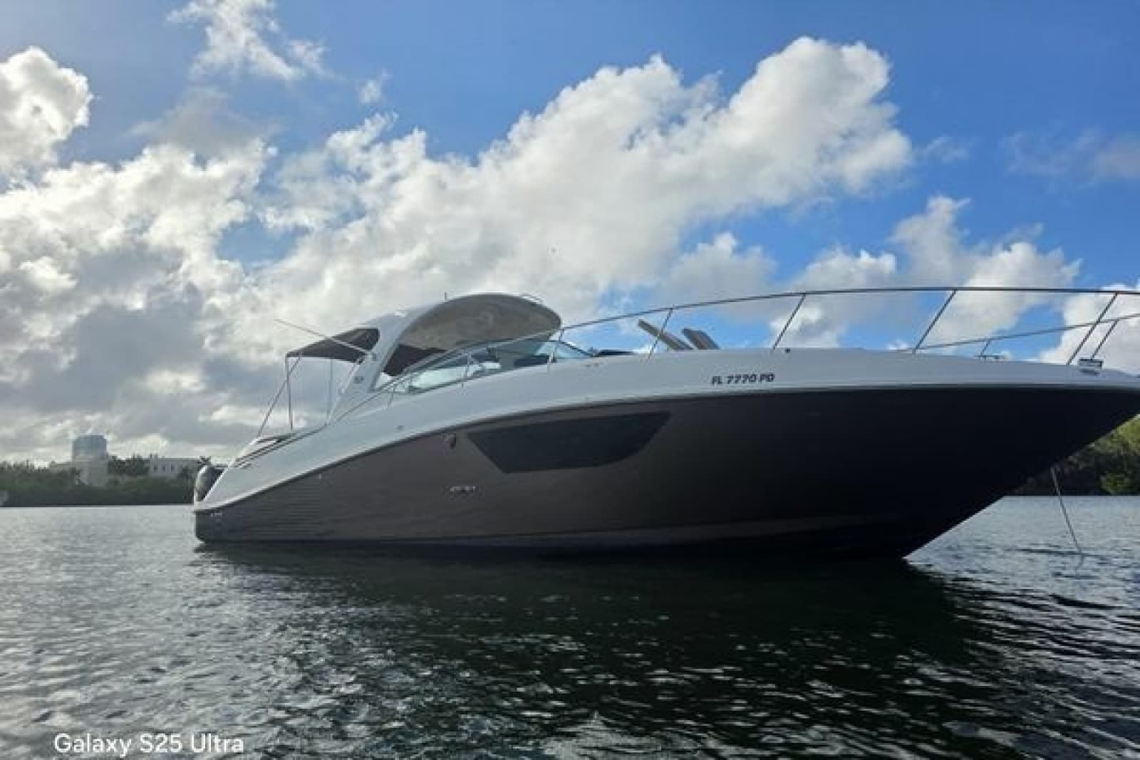 2010 Sea Ray 370 Sundancer - Photo 2