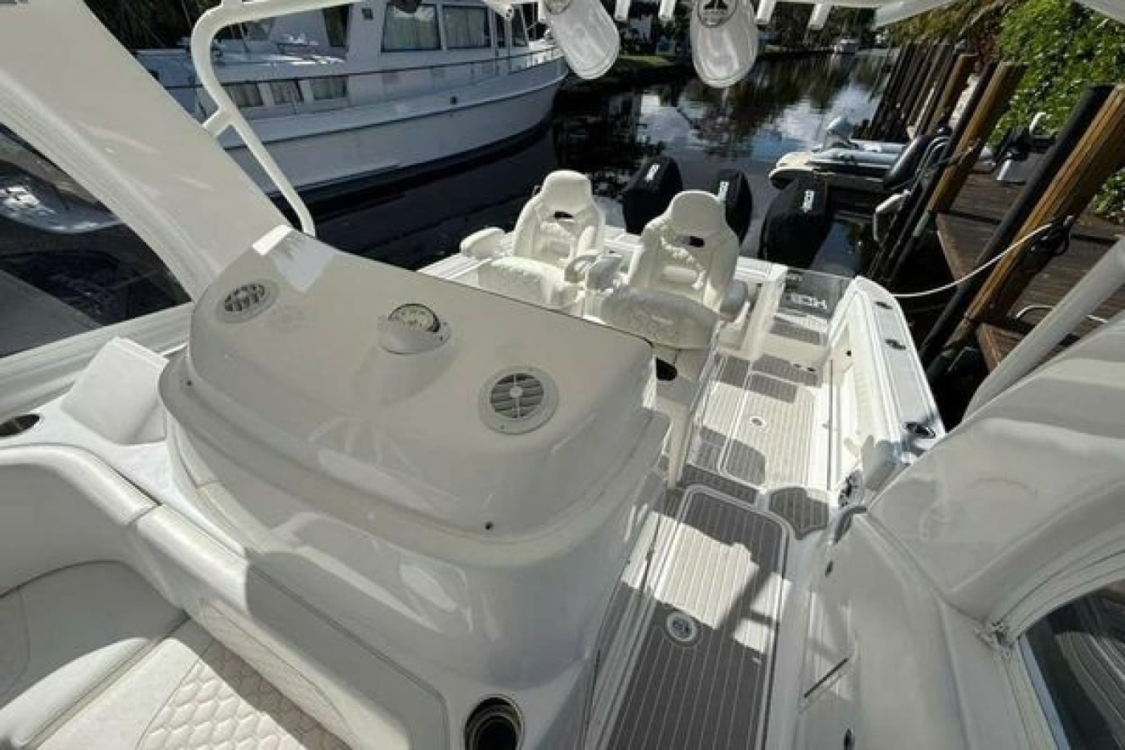 2010 Hydra-Sports Vector 3500 VX - Photo 27
