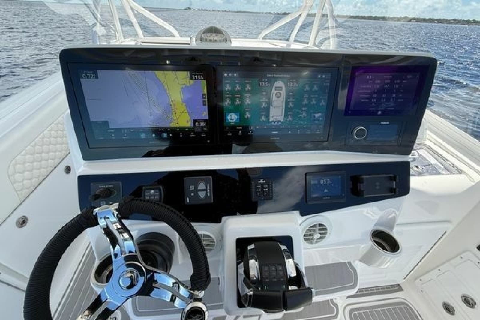 2010 Hydra-Sports Vector 3500 VX - Photo 17