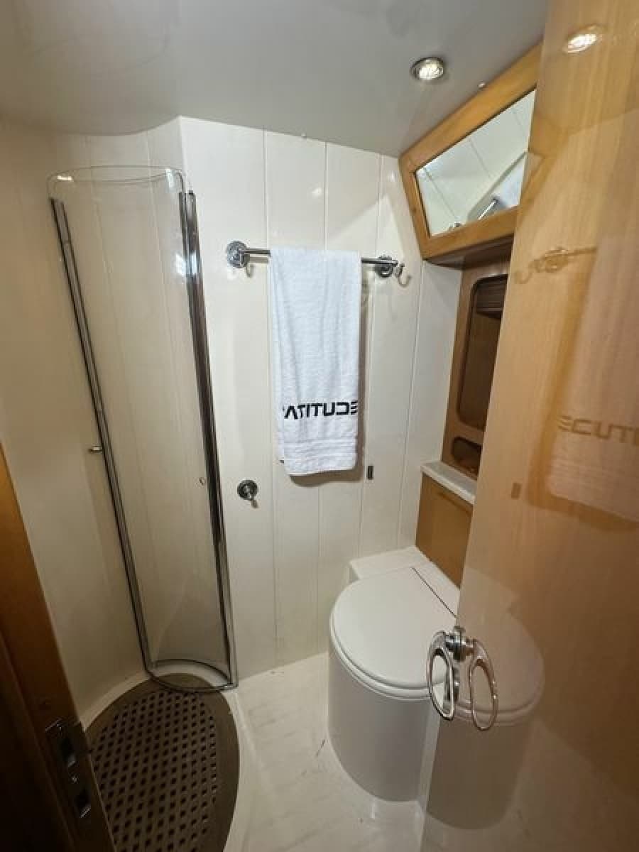 1999 Uniesse 57 Open - Photo 60