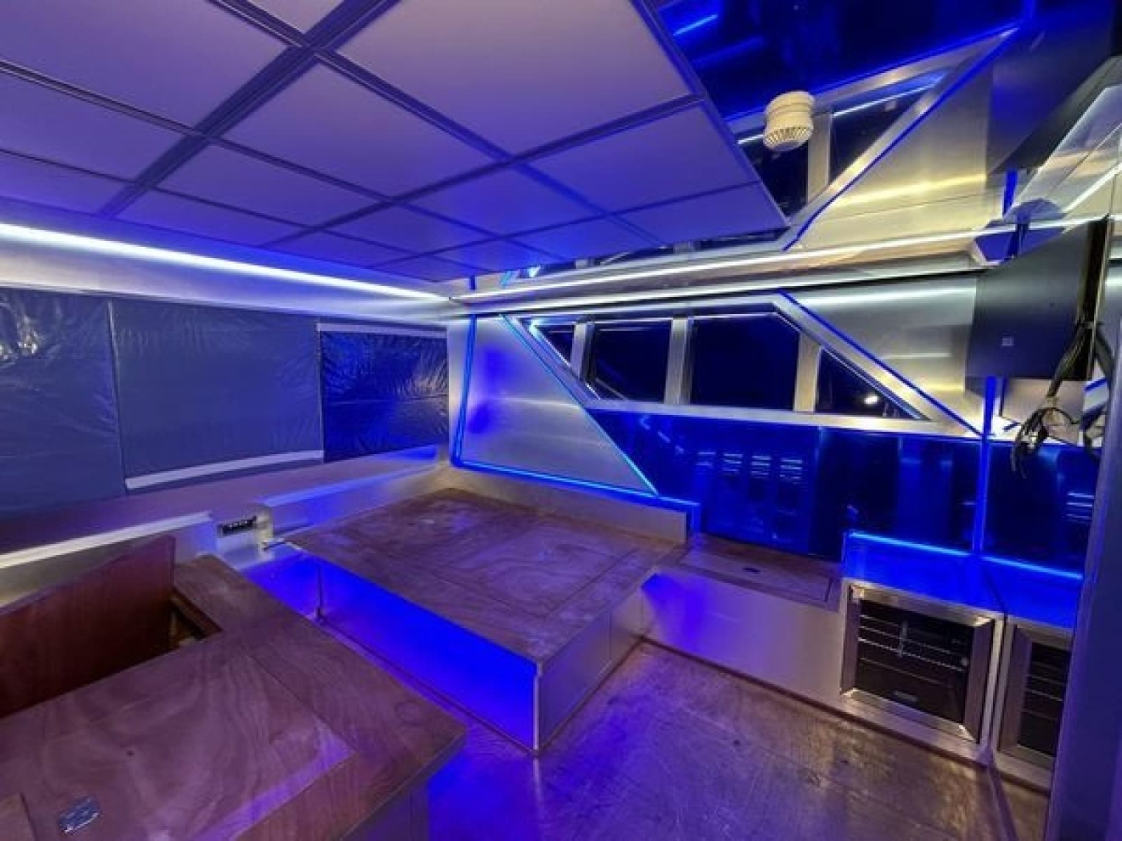 1992 Heesen Yachts 141 Motor Yacht - Photo 47