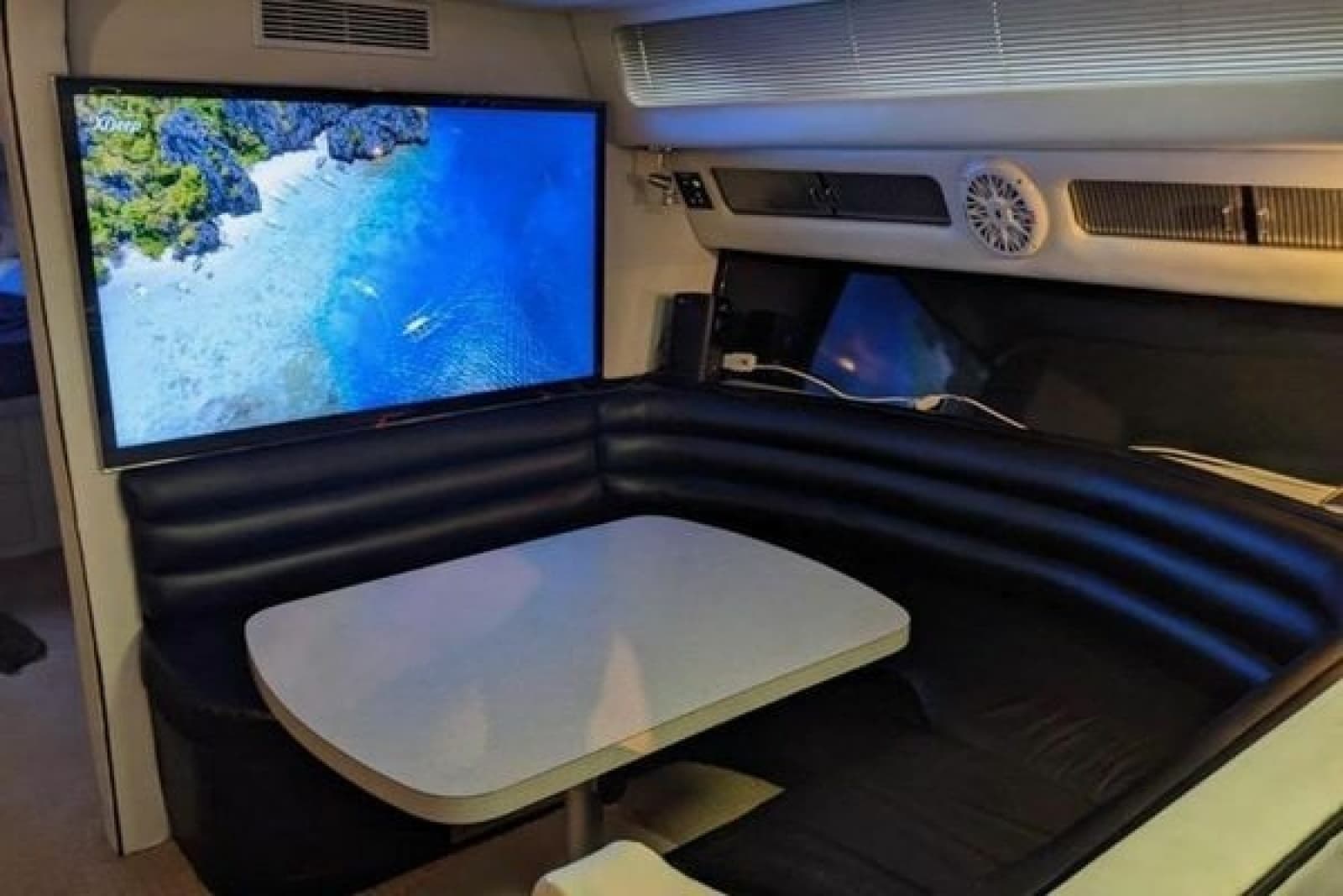 1988 Sea Ray 460 Sundancer - Photo 5