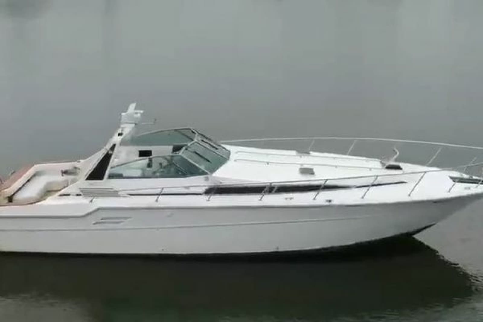 1988 Sea Ray 460 Sundancer - Photo 3
