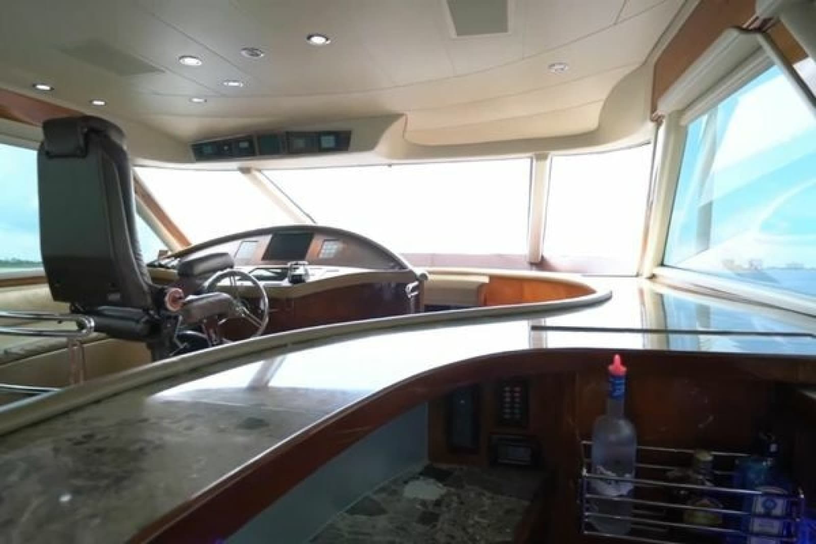 1987 Magnum 70 Convertible - Photo 14
