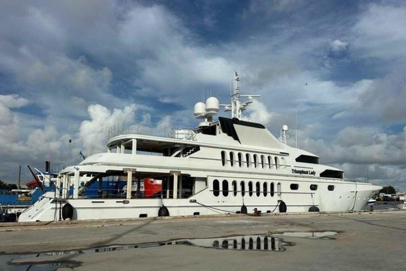 1985 Sterling Yachts 155 Motor Yacht - Photo 3